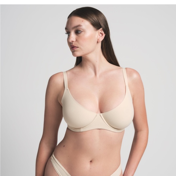 Skims Fits Everybody Unlined Demo Bra 44c in Sand - Picture 1 of 6